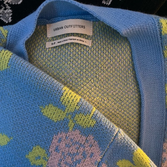 Urban Blue Floral Cardigan - Picture 2 of 5